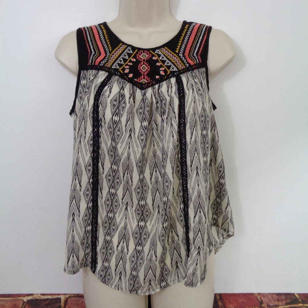 Womans Xhilaration Blouse Top Southwest Small